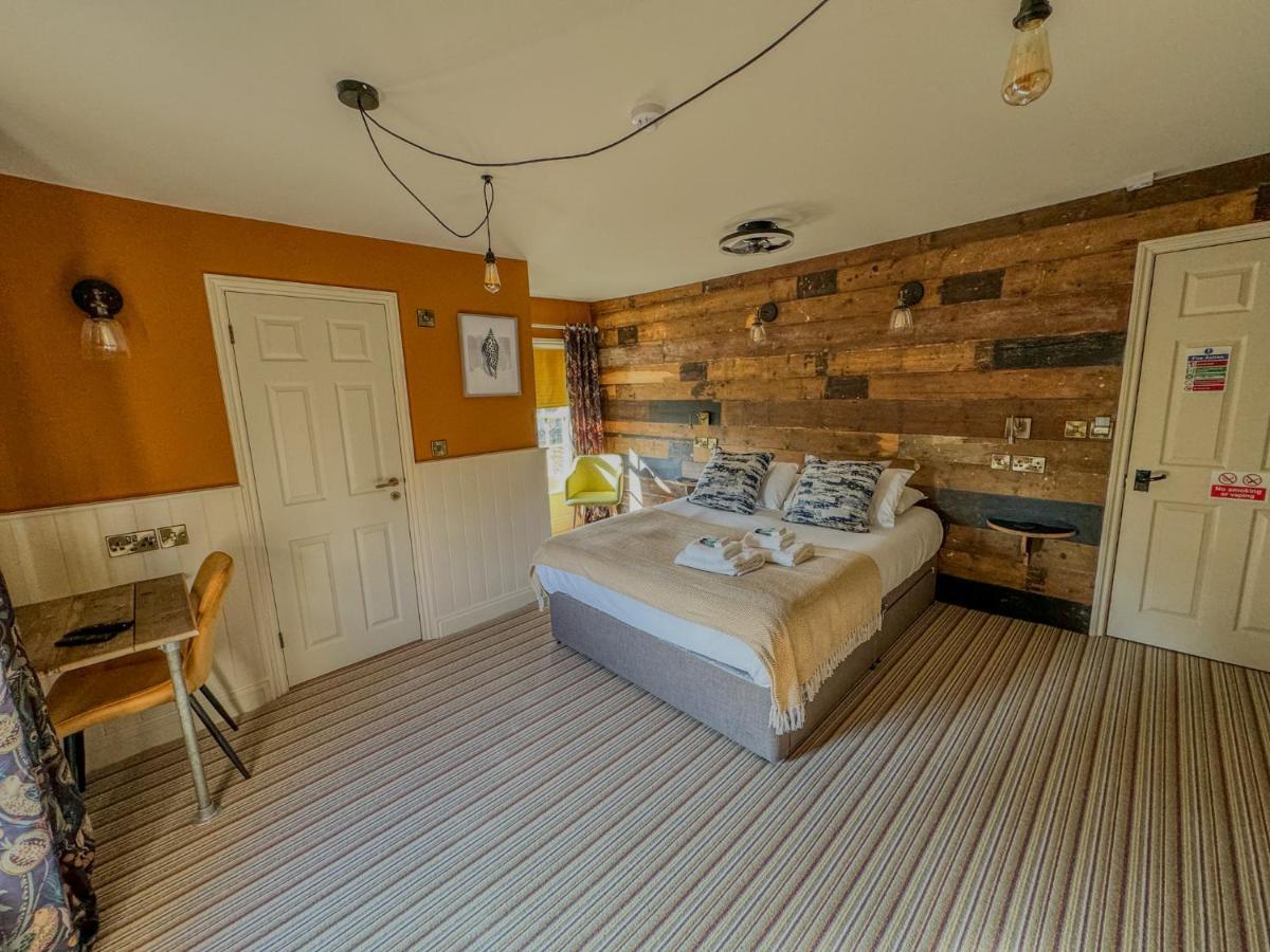 The White Horse Hotel يستون المظهر الخارجي الصورة